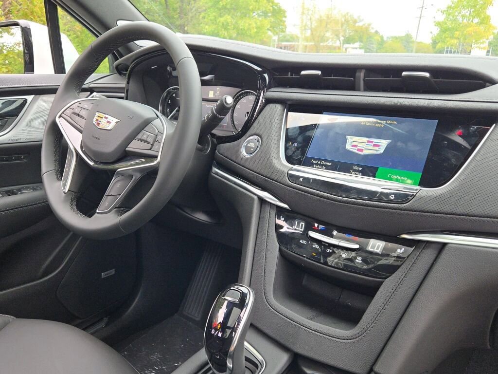 New 2025 Cadillac XT5 Premium Luxury image 7