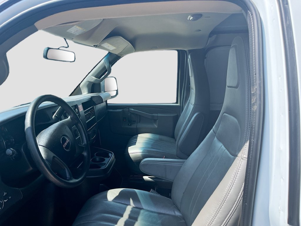 Used 2025 GMC Savana 3500 Extended RWD image 20