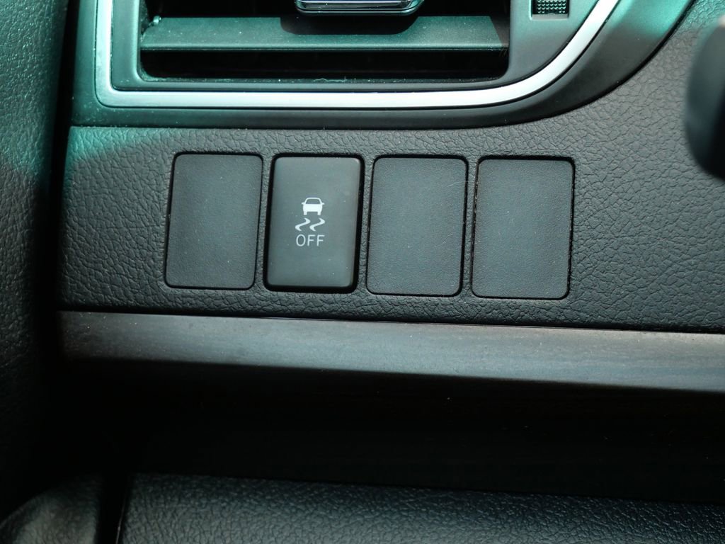 Used 2015 Toyota Camry LE FWD image 24