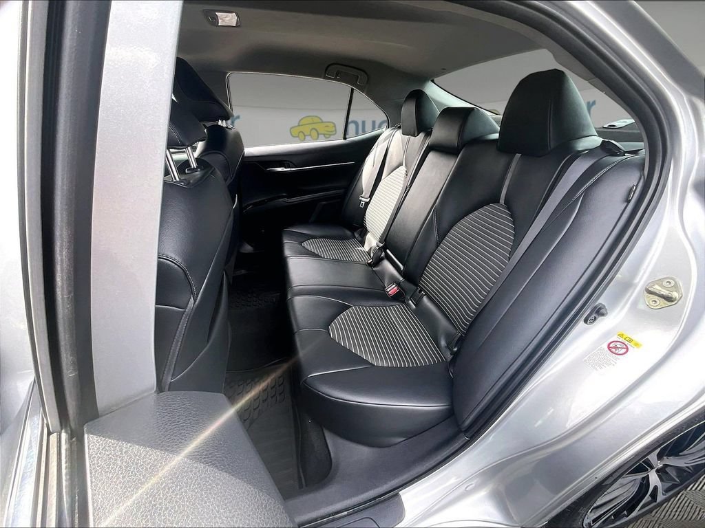 Used 2019 Toyota Camry SE FWD image 13