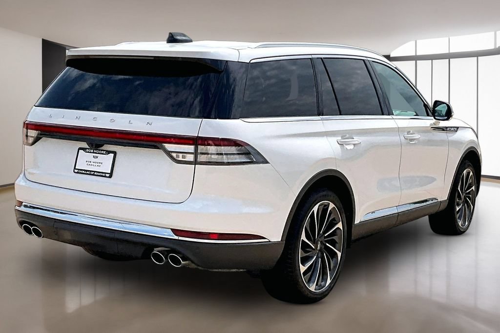 Used 2025 Lincoln Aviator Reserve w/ Equipment Group 201A AWD/4WD image 2