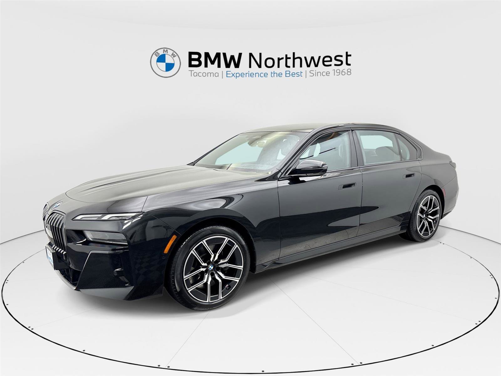 Used 2023 BMW 740i w/ Parking Assistance Package image 1