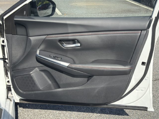 Certified 2025 Nissan Sentra SR FWD image 16