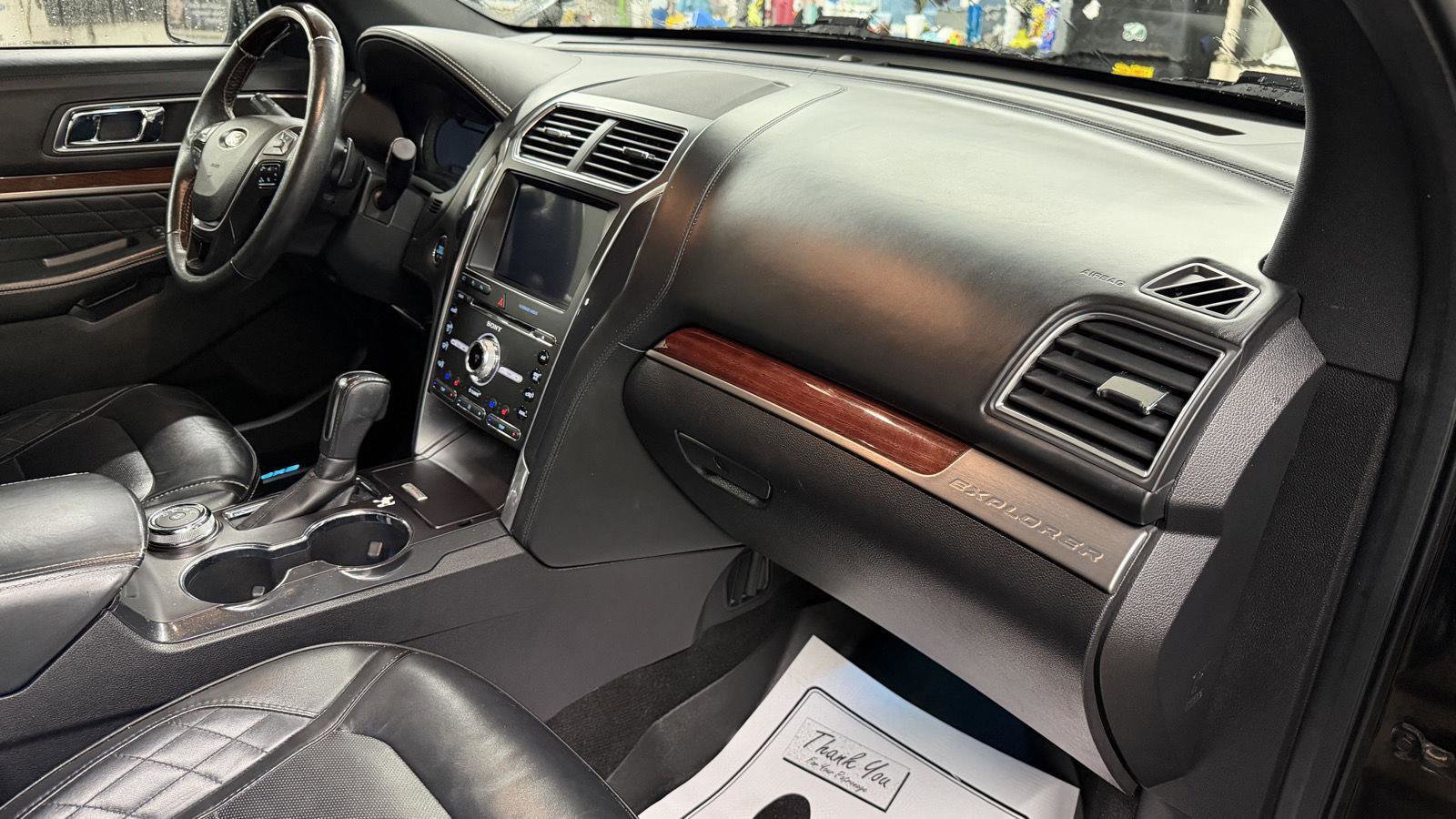 Used 2018 Ford Explorer Platinum image 23