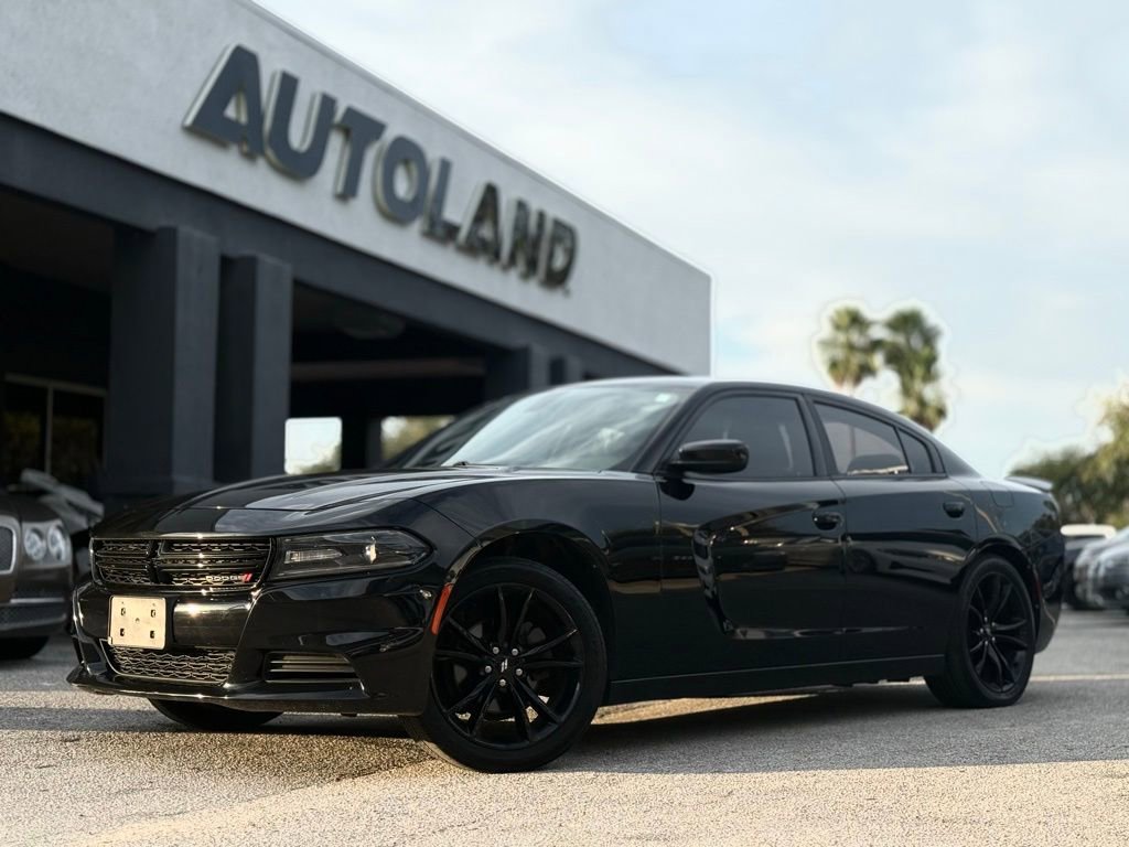 Used 2018 Dodge Charger SXT w/ Blacktop Package
