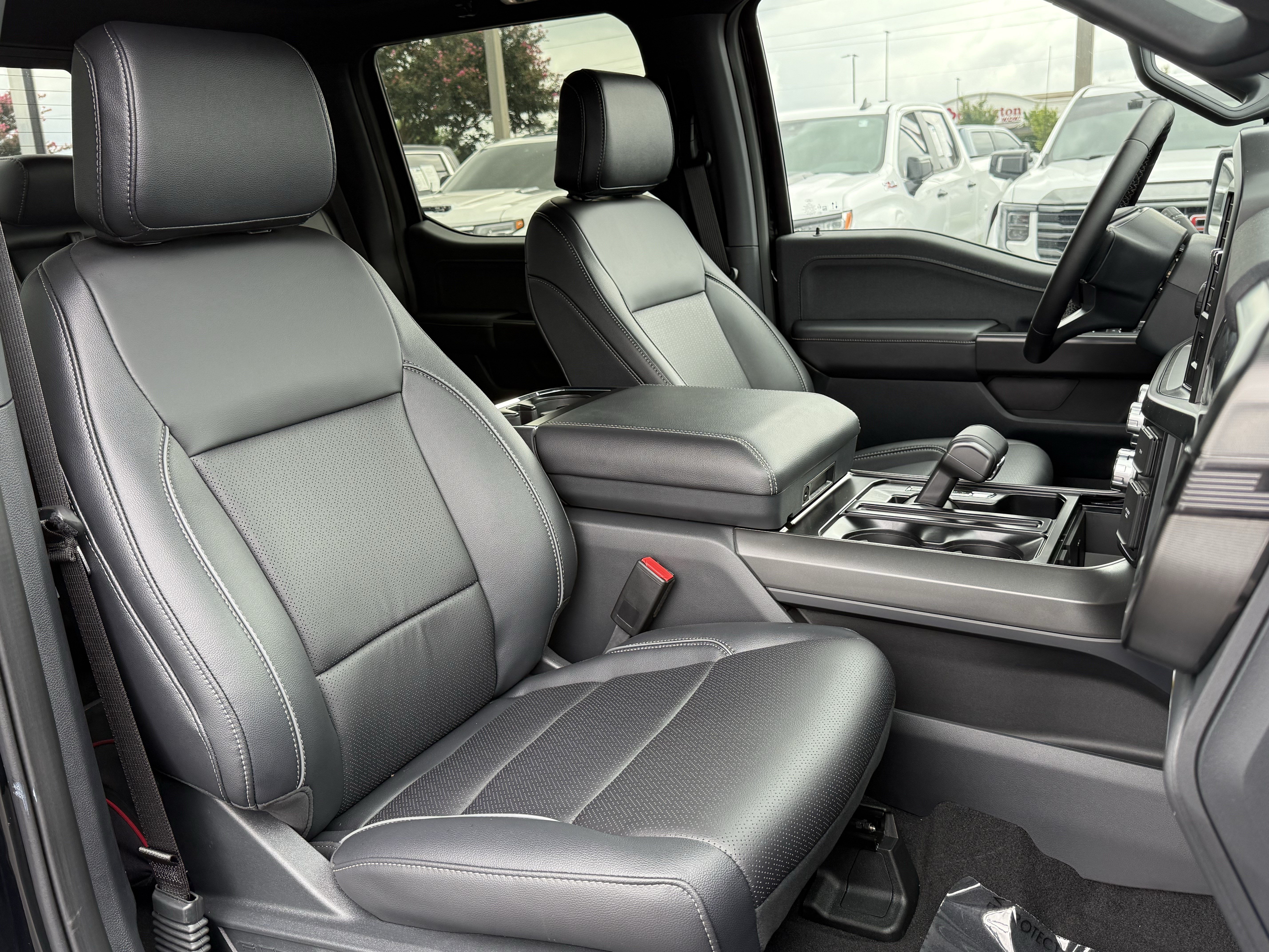Used 2025 Ford F150 Lariat w/ Bed Utility Package AWD/4WD image 33
