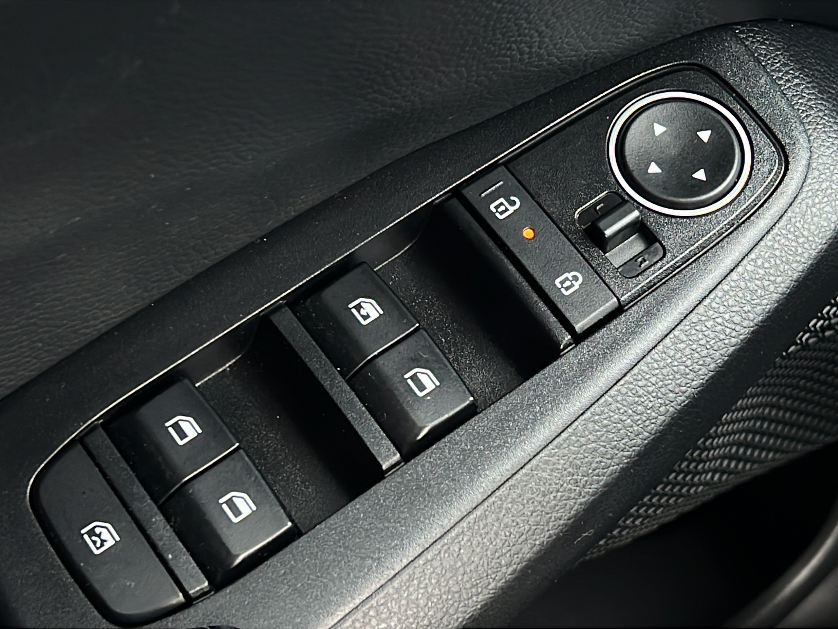 Used 2024 Kia Seltos S FWD image 18