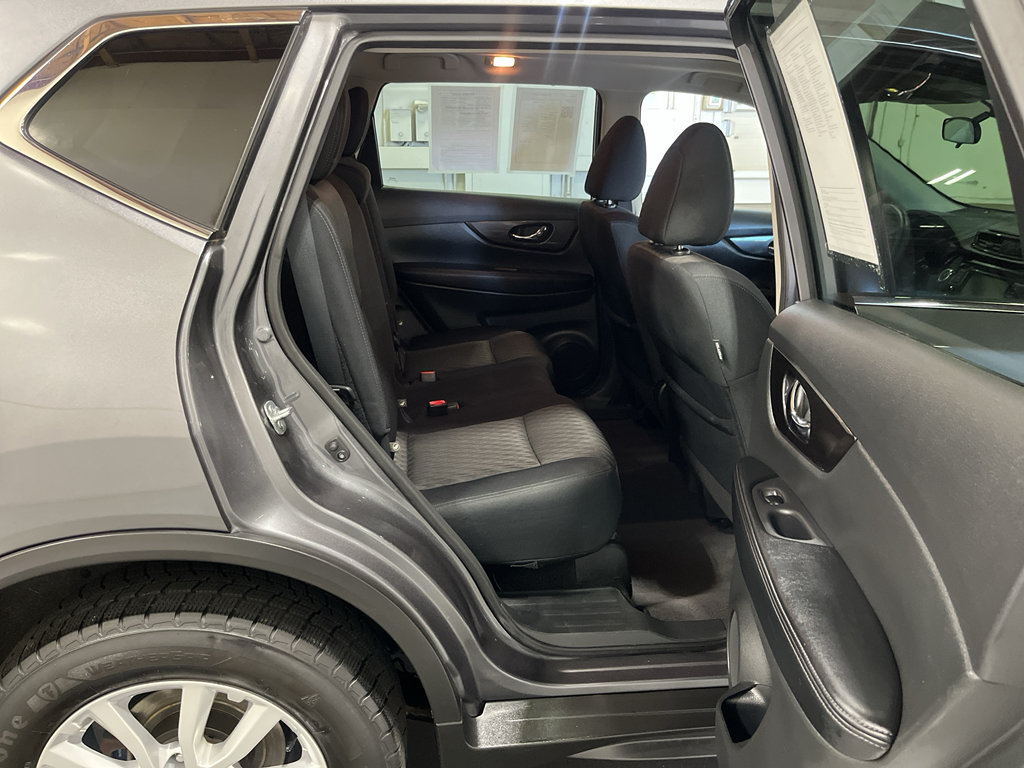 Used 2018 Nissan Rogue S AWD/4WD image 25