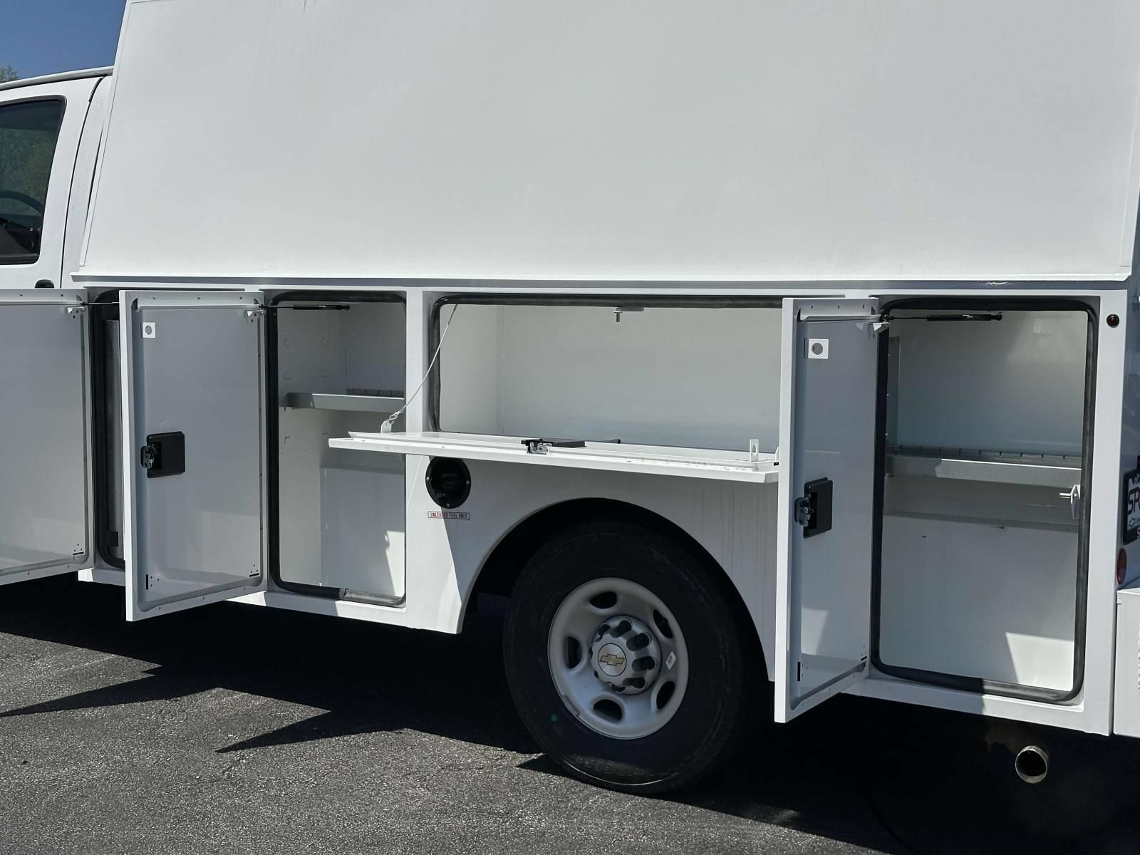 New 2024 Chevrolet Express 3500 w/ Power Convenience Package RWD image 18