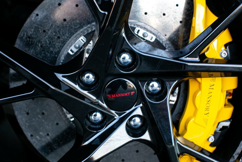 Used 2020 Ferrari 812 Superfast RWD image 44