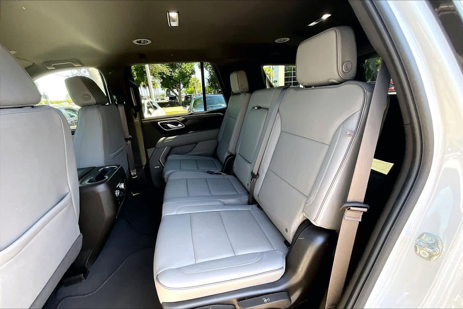 Used 2024 GMC Yukon SLT w/ SLT Luxury Package AWD/4WD image 21