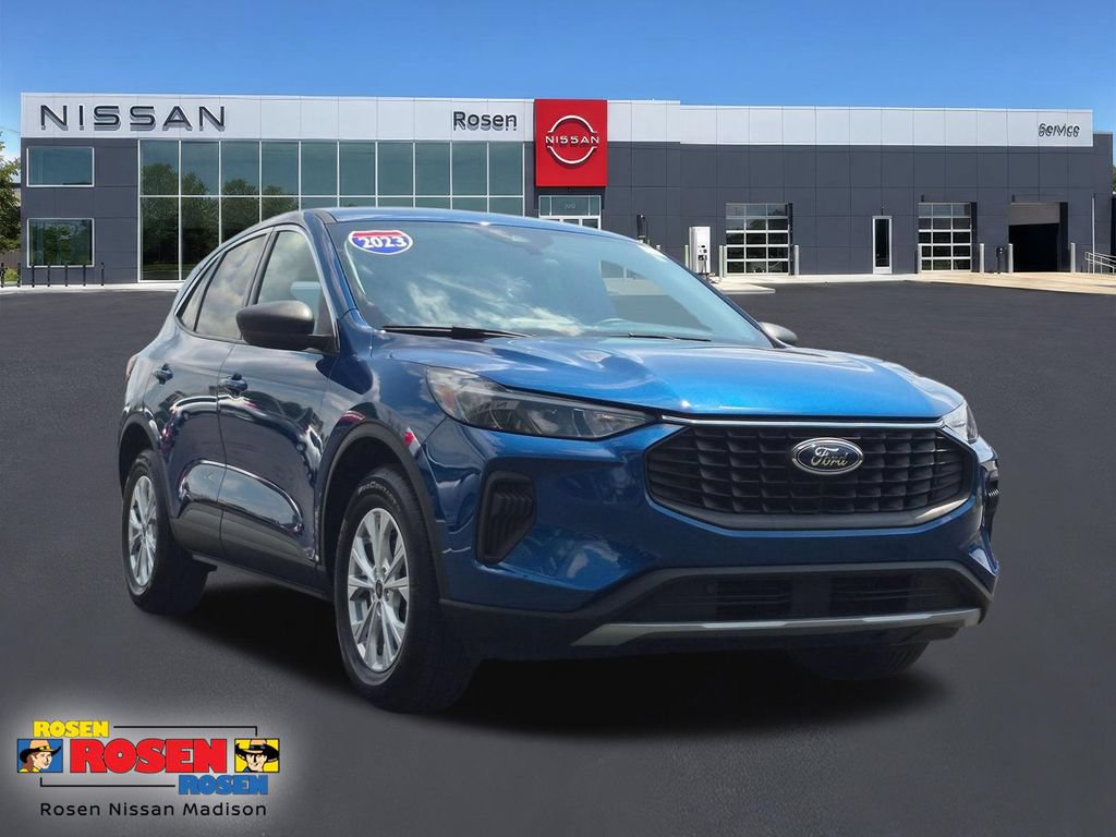 Used 2023 Ford Escape Active w/ Tech Pack #1 AWD/4WD image 1