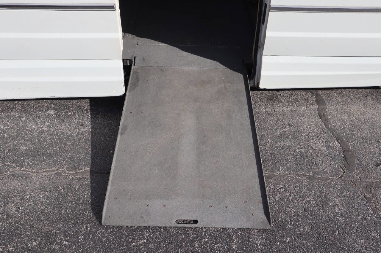 Used 2010 Chrysler Town & Country Touring image 21