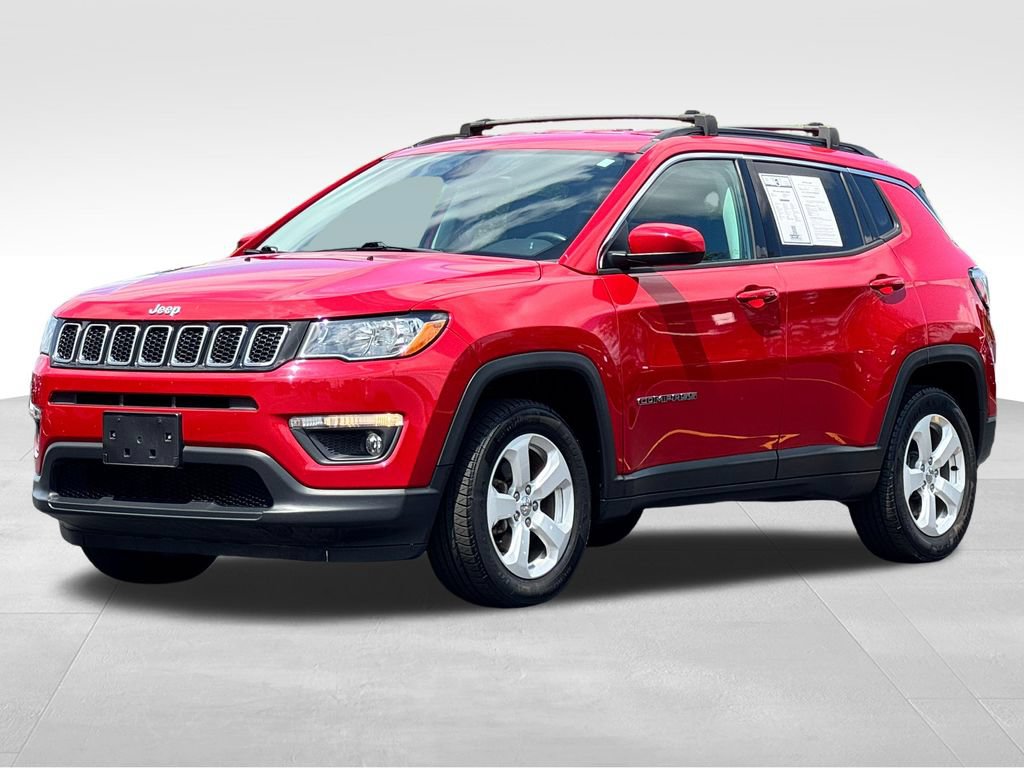 Used 2018 Jeep Compass Latitude w/ Popular Equipment Group AWD/4WD image 3