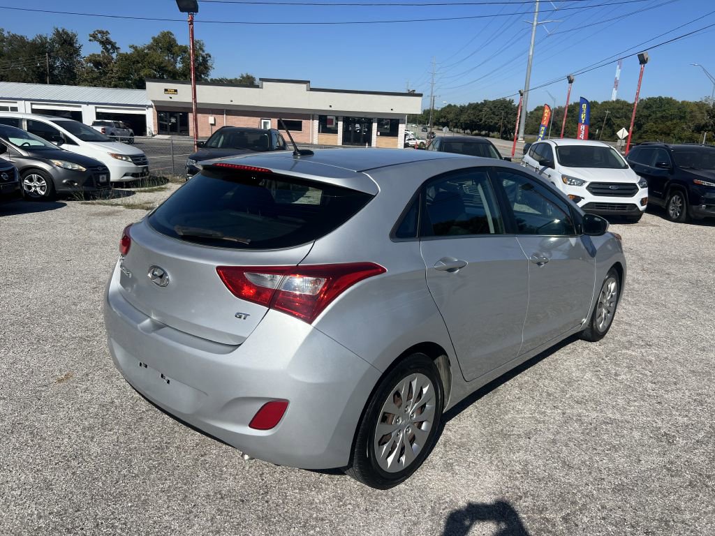 Used 2017 Hyundai Elantra GT image 5