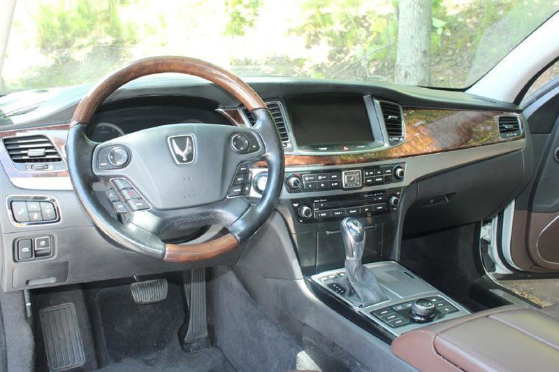 Used 2014 Hyundai Equus Signature image 15