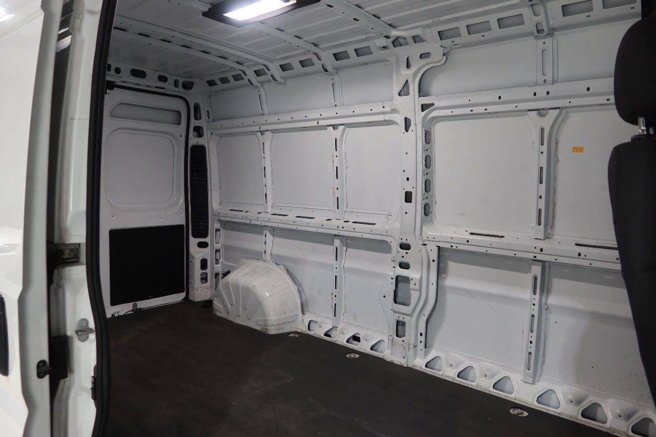 Used 2024 RAM ProMaster 2500 w/ Convenience Group FWD image 16