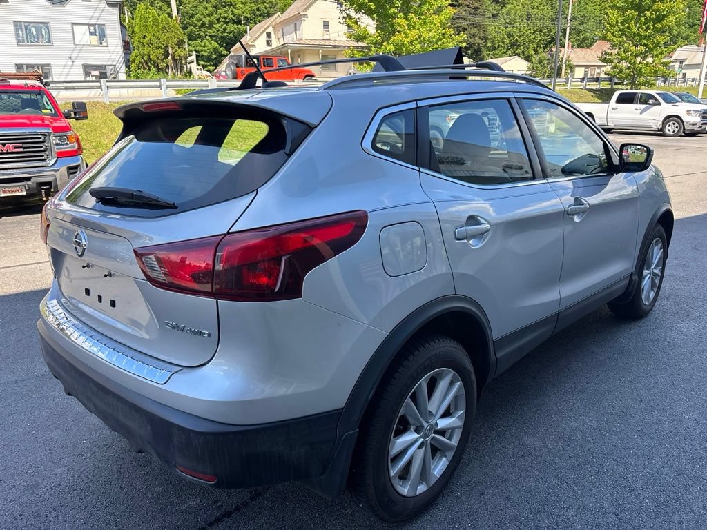 Used 2018 Nissan Rogue Sport SV w/ SV All-Weather Package AWD/4WD image 5