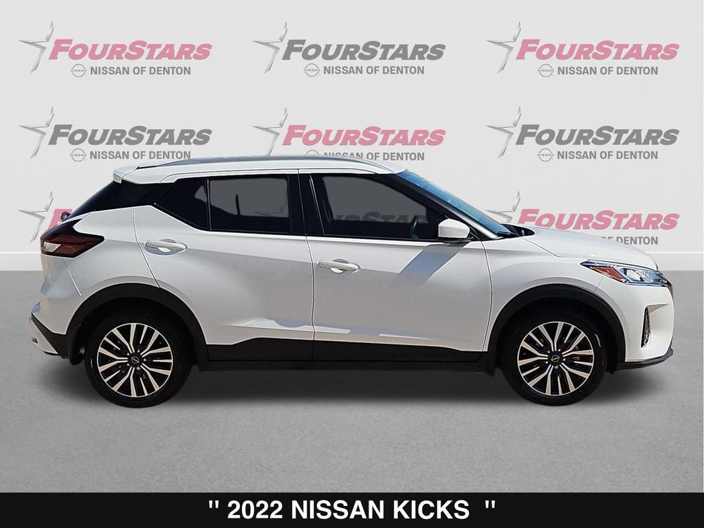 Used 2022 Nissan Kicks SV FWD image 3