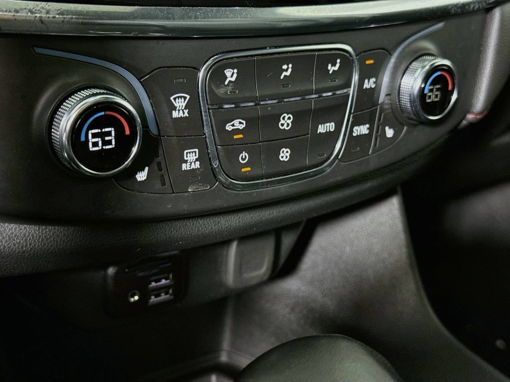 Used 2023 Chevrolet Traverse RS AWD/4WD image 7
