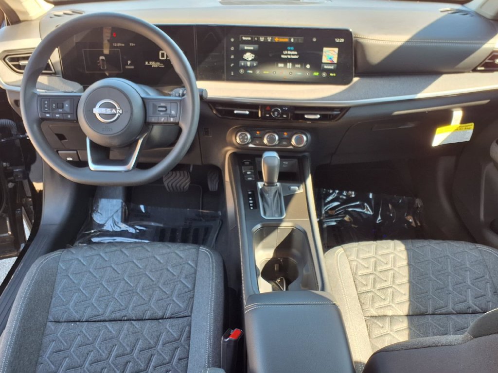Used 2025 Nissan Kicks SV w/ Interior Electronics Package AWD/4WD image 15