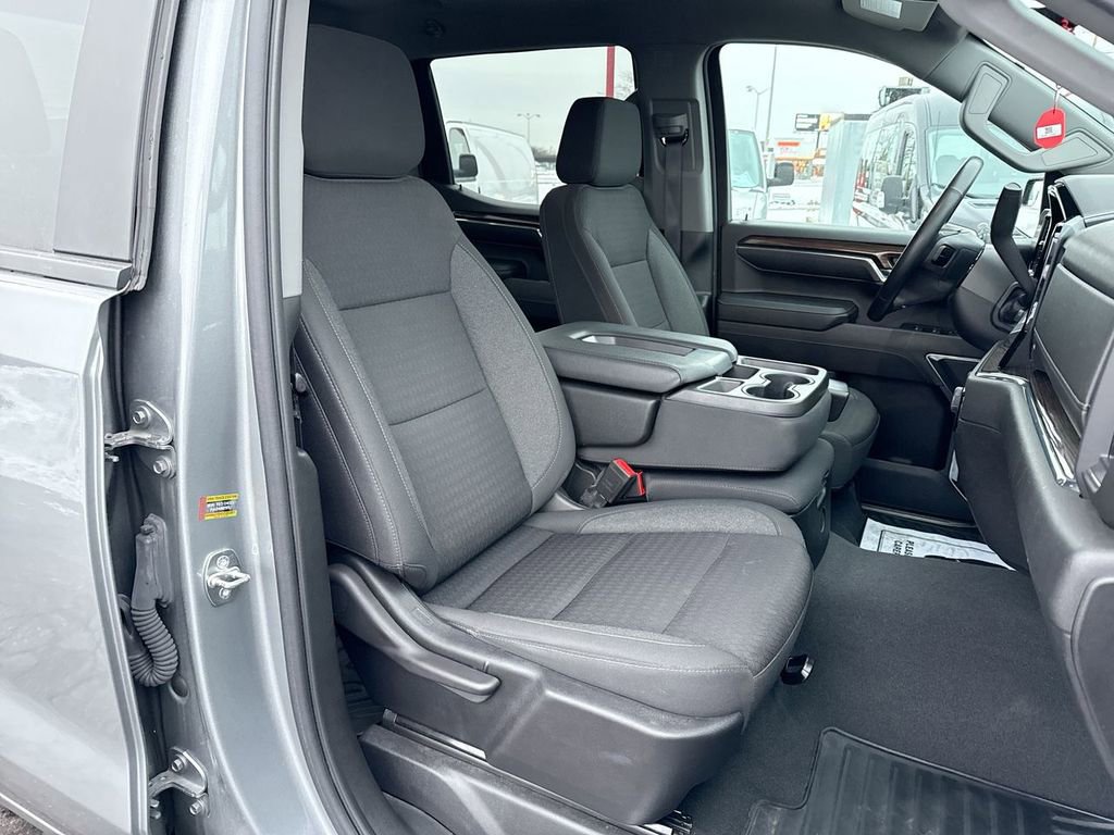 Used 2023 Chevrolet Silverado 1500 LT image 25