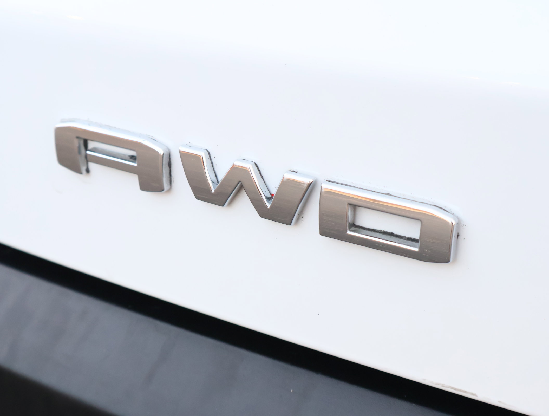 Used 2023 GMC Acadia SLE image 6