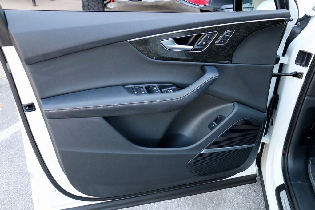 Used 2025 Audi Q7 3.0T Premium Plus image 16