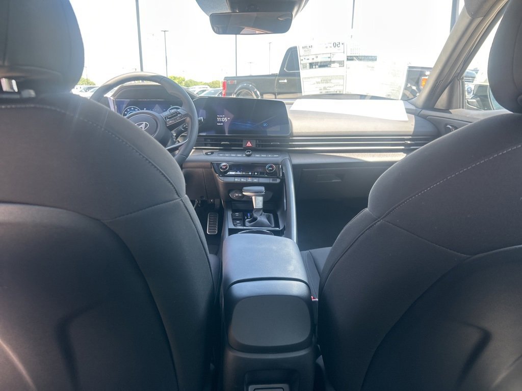 New 2025 Hyundai Elantra SEL image 22