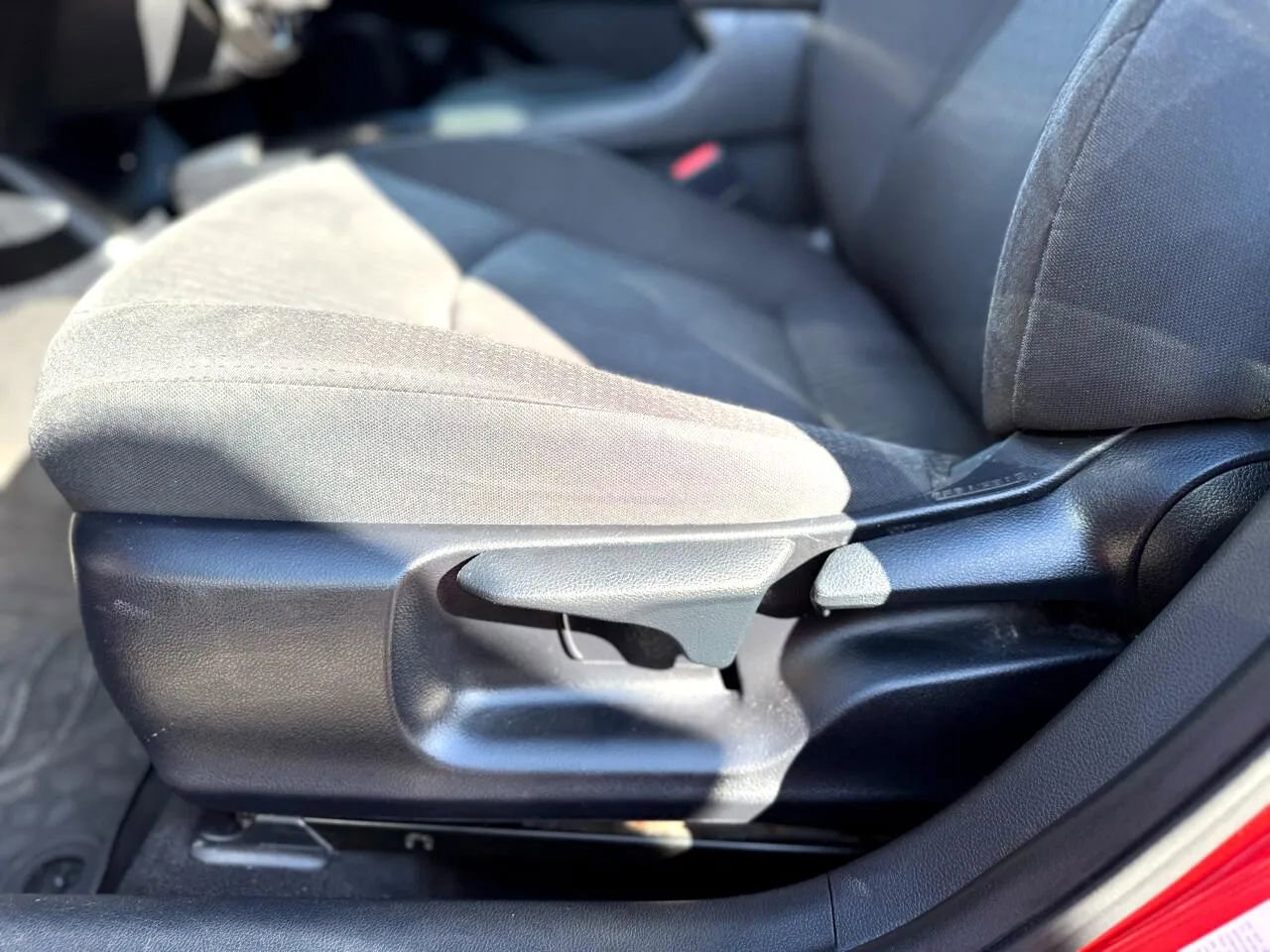 Used 2017 Toyota Prius FWD image 18