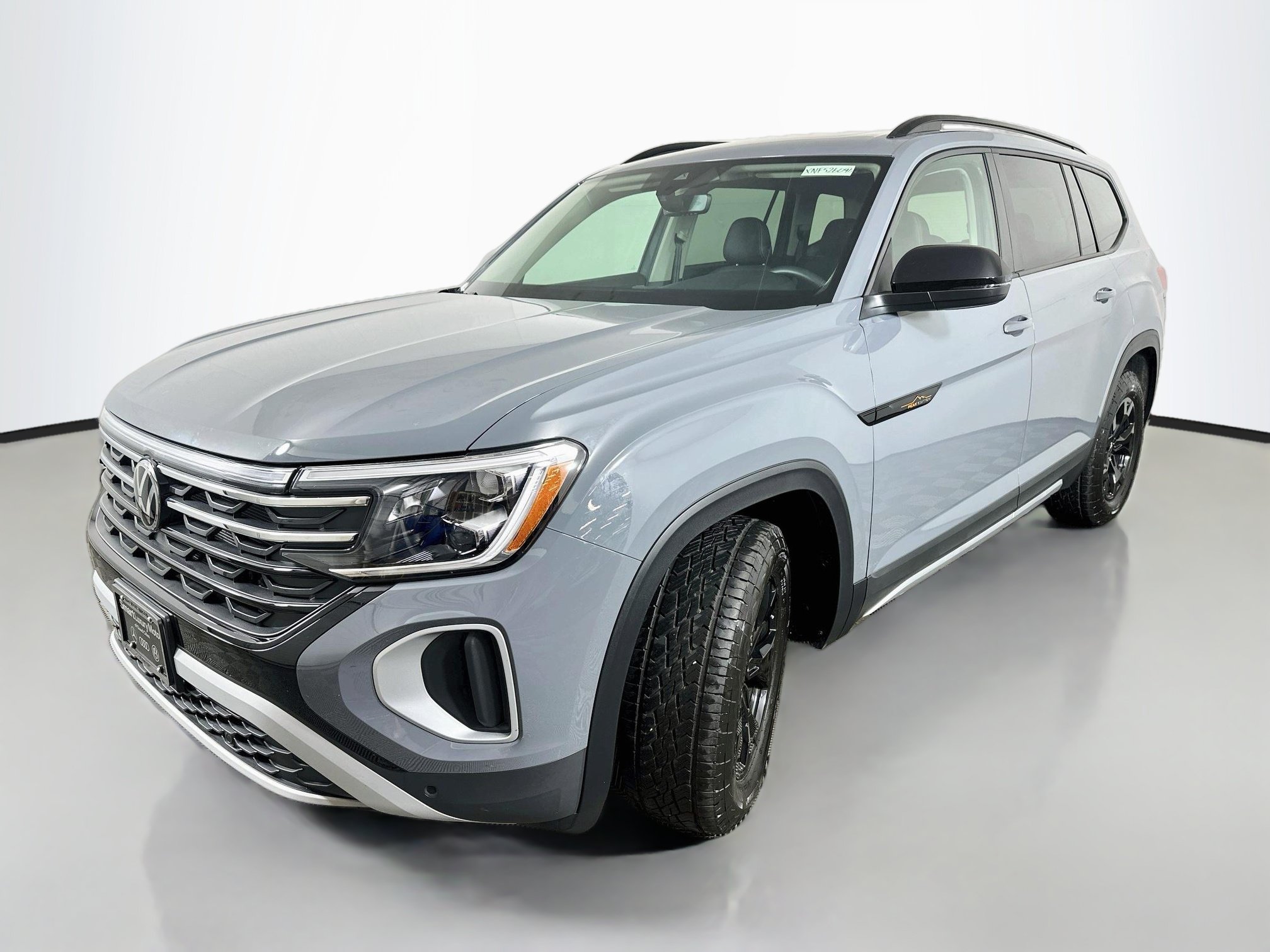Used 2026 Volkswagen Atlas Peak Edition AWD/4WD image 3