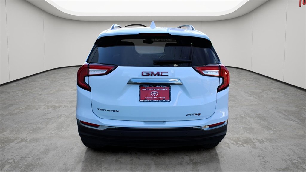 Used 2024 GMC Terrain AT4 image 4