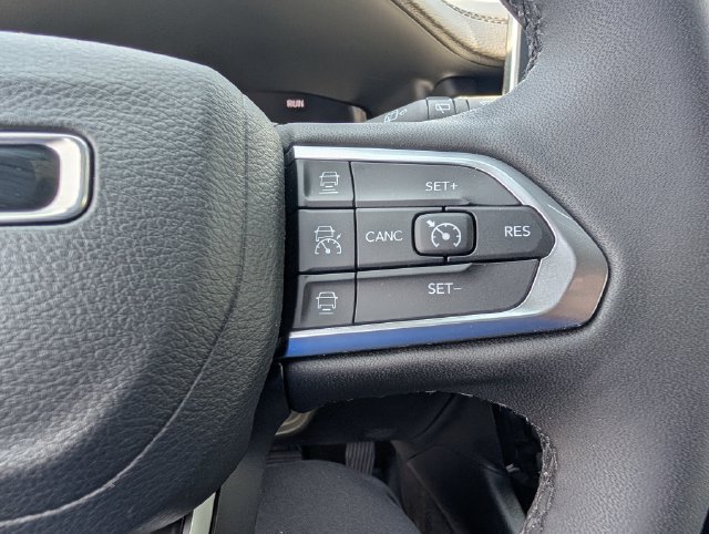Used 2023 Jeep Compass Limited AWD/4WD image 13
