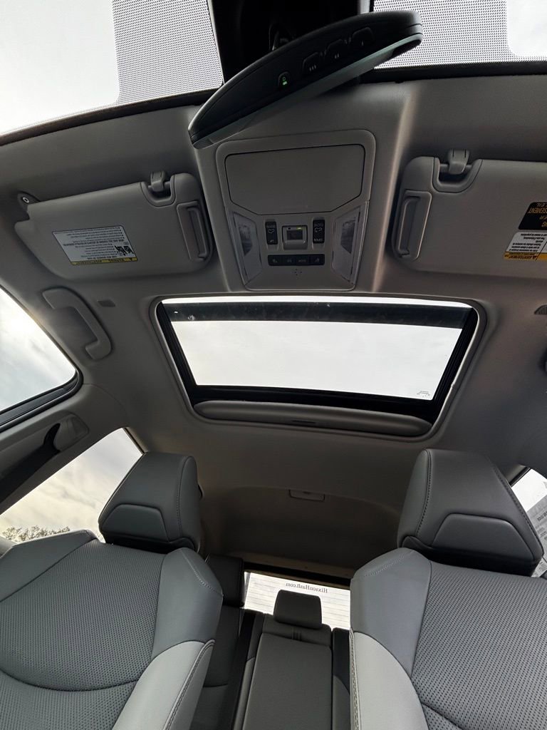 Used 2024 Toyota RAV4 Limited image 16