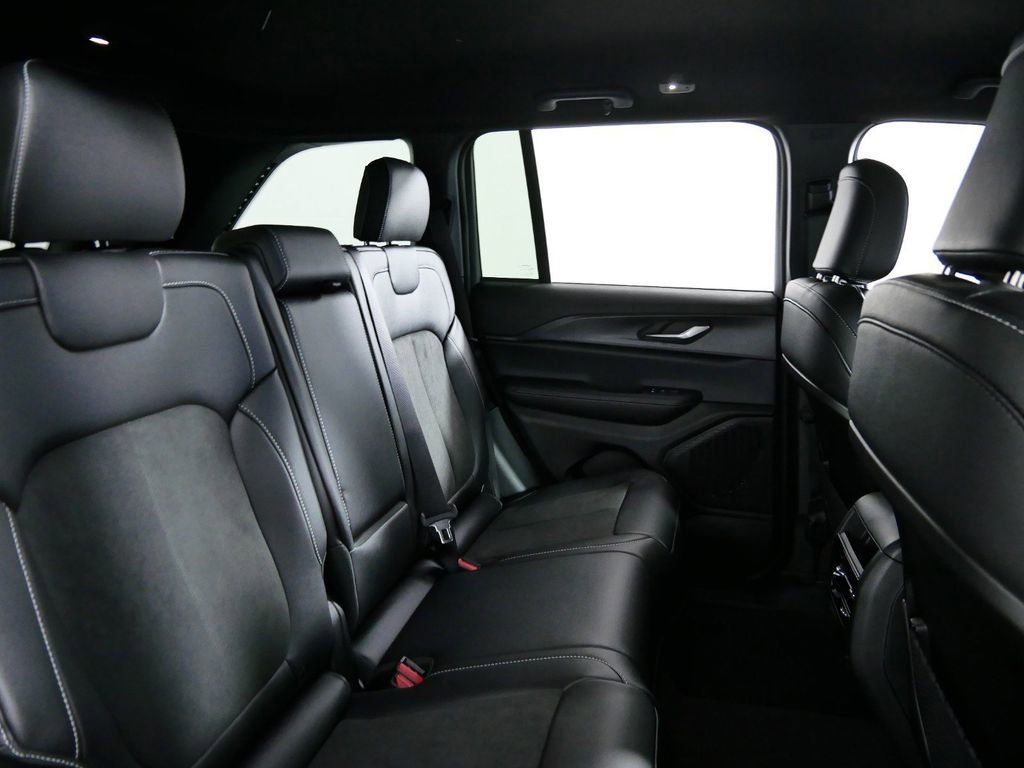 Certified 2024 Jeep Grand Cherokee Altitude image 27