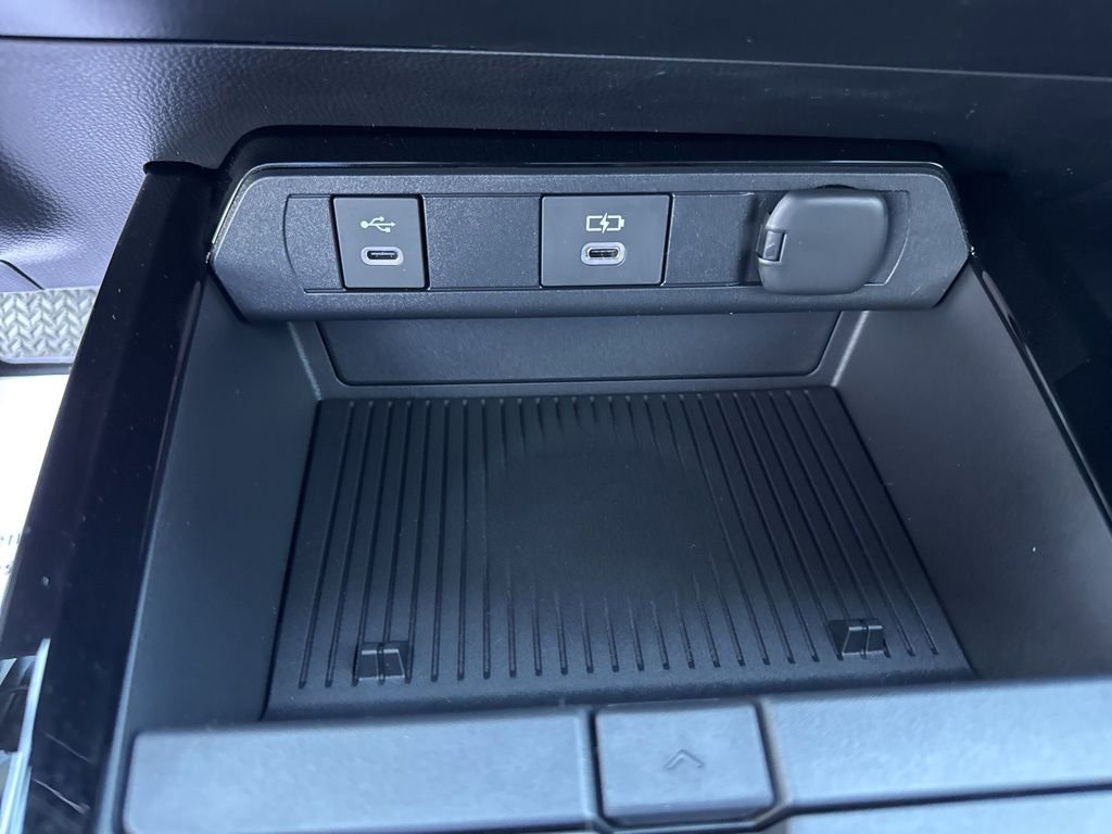 New 2026 Toyota Prius LE image 16