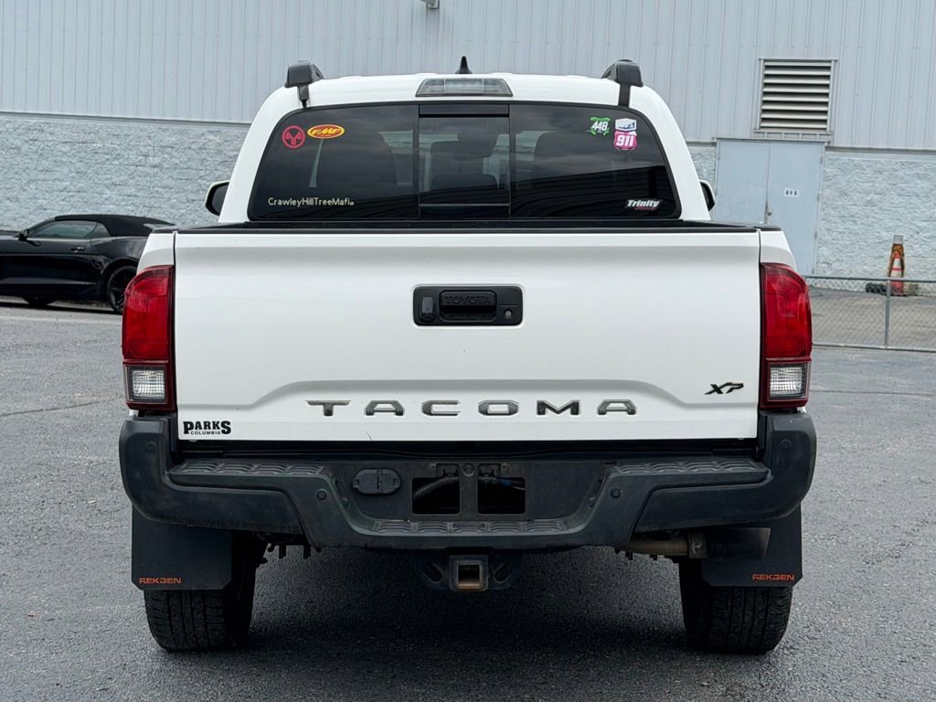 Used 2018 Toyota Tacoma SR5 AWD/4WD image 6