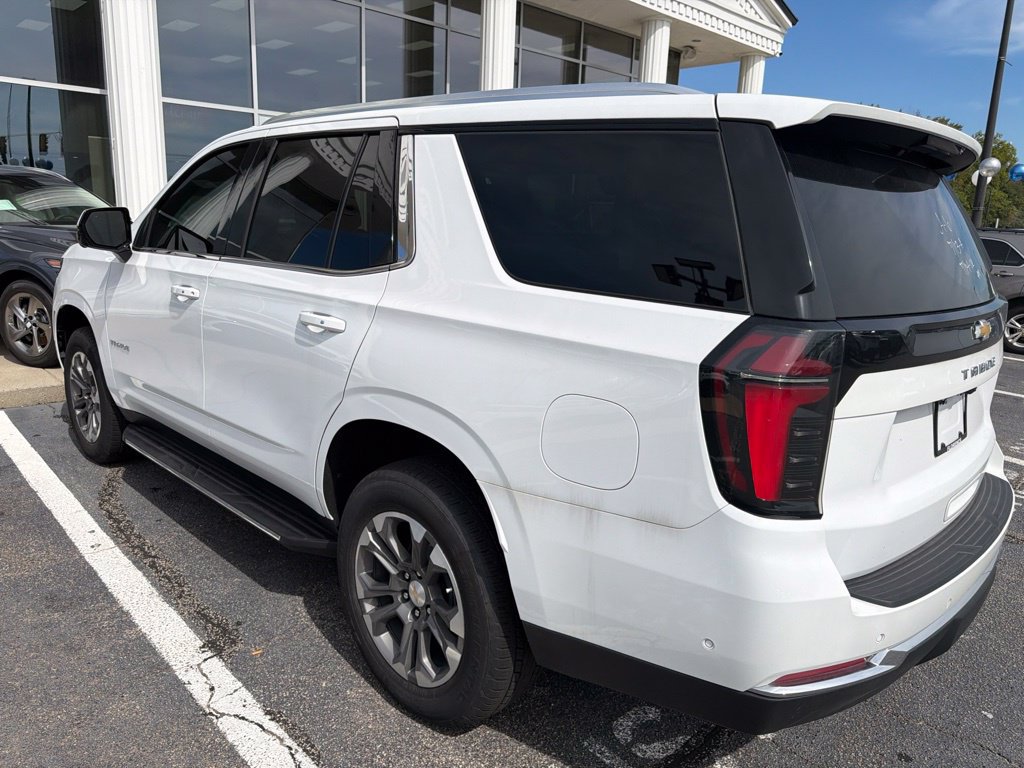 Used 2025 Chevrolet Tahoe LS RWD image 3