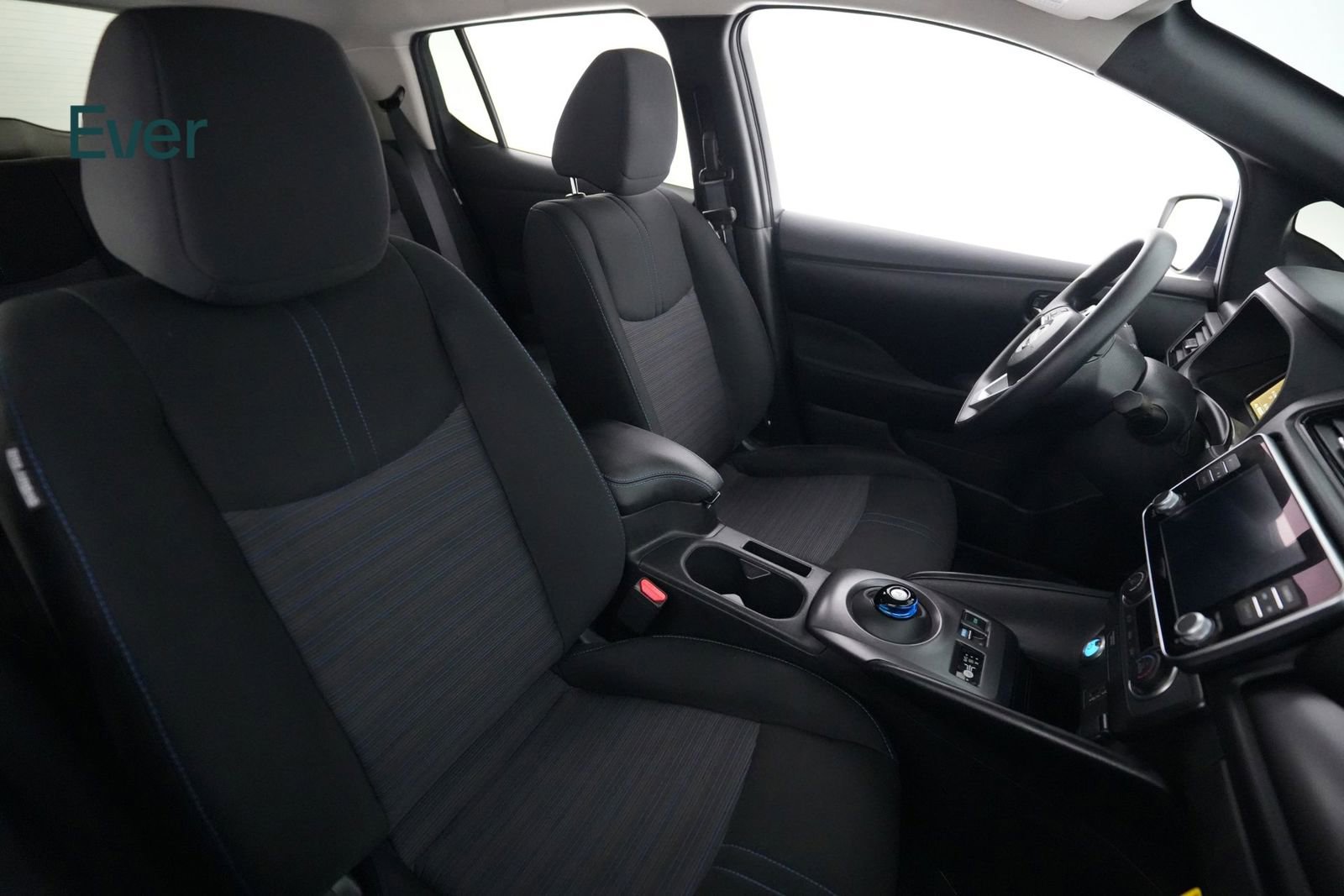 Used 2025 Nissan Leaf S FWD image 23