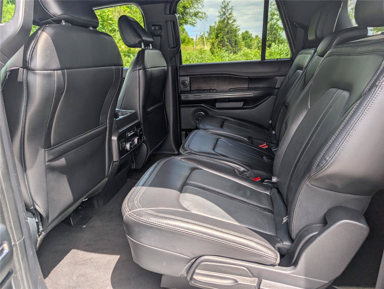 Used 2021 Ford Expedition Max Limited AWD/4WD image 16