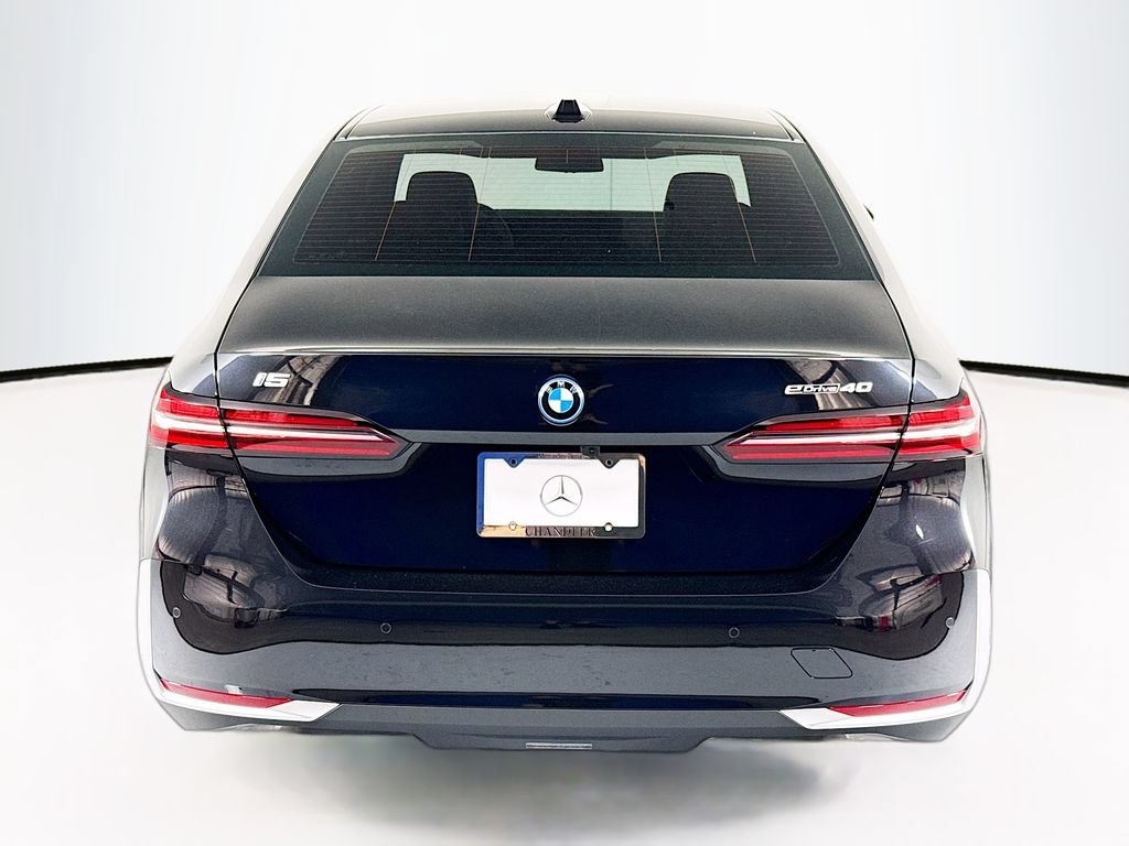 Used 2025 BMW i5 eDrive40i w/ Premium Package RWD image 6