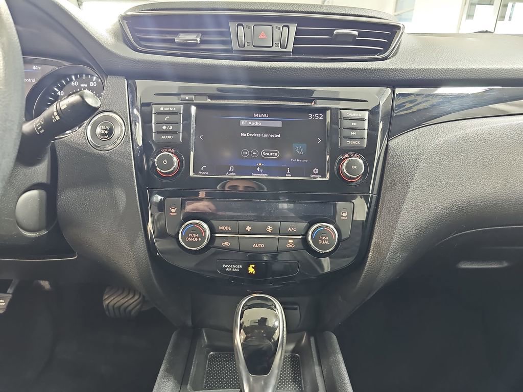 Used 2019 Nissan Rogue Sport SV image 25
