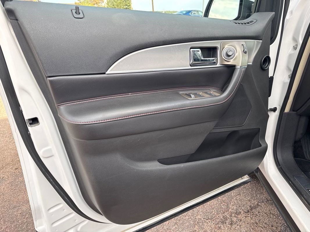 Used 2015 Lincoln MKX w/ Equipment Group 102A AWD/4WD image 44