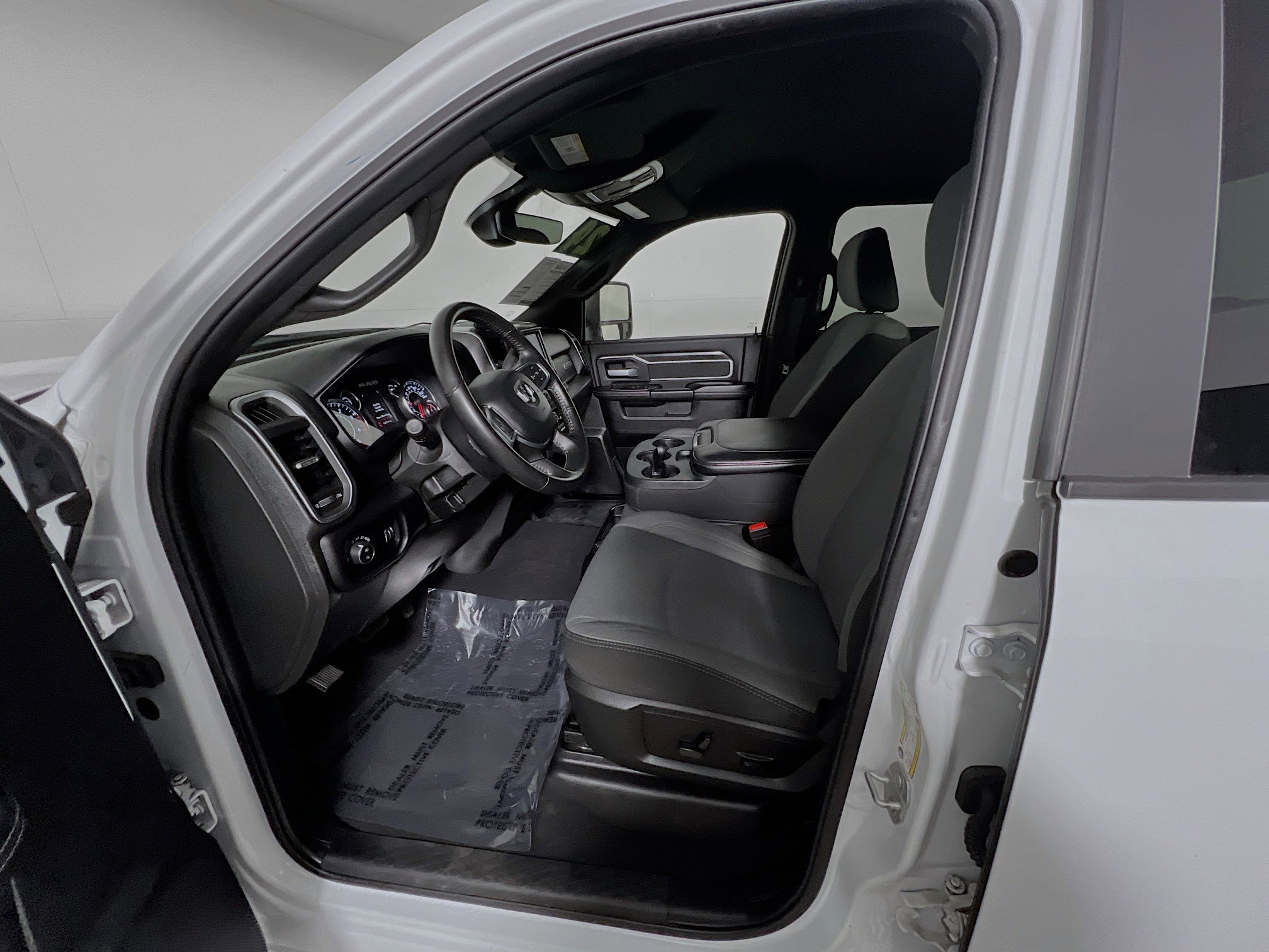 Used 2024 RAM 3500 Big Horn AWD/4WD image 14