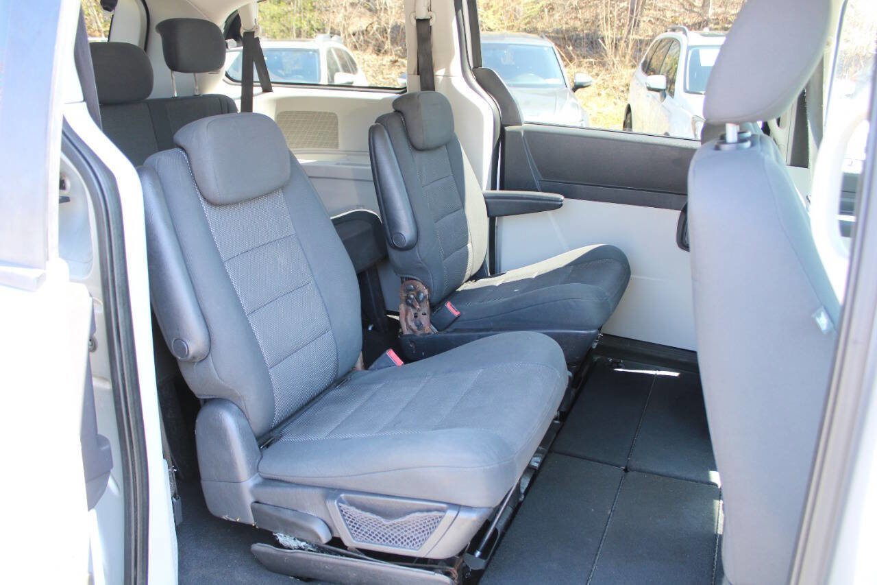 Used 2009 Dodge Grand Caravan SE image 23