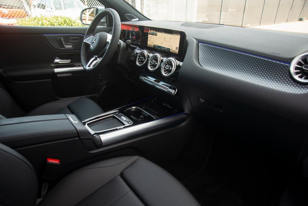 Certified 2025 Mercedes-Benz GLA 250 4MATIC image 31