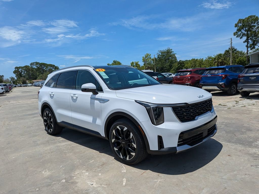 Certified 2024 Kia Sorento EX w/ Panoramic Sunroof Package FWD image 2