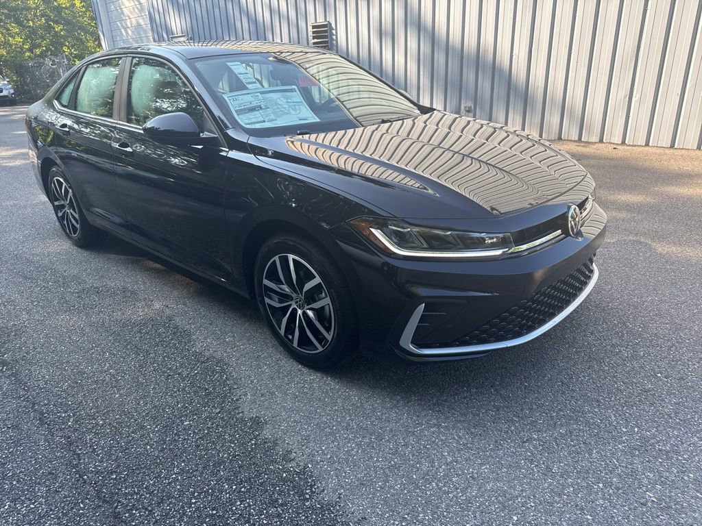 New 2025 Volkswagen Jetta SE image 1