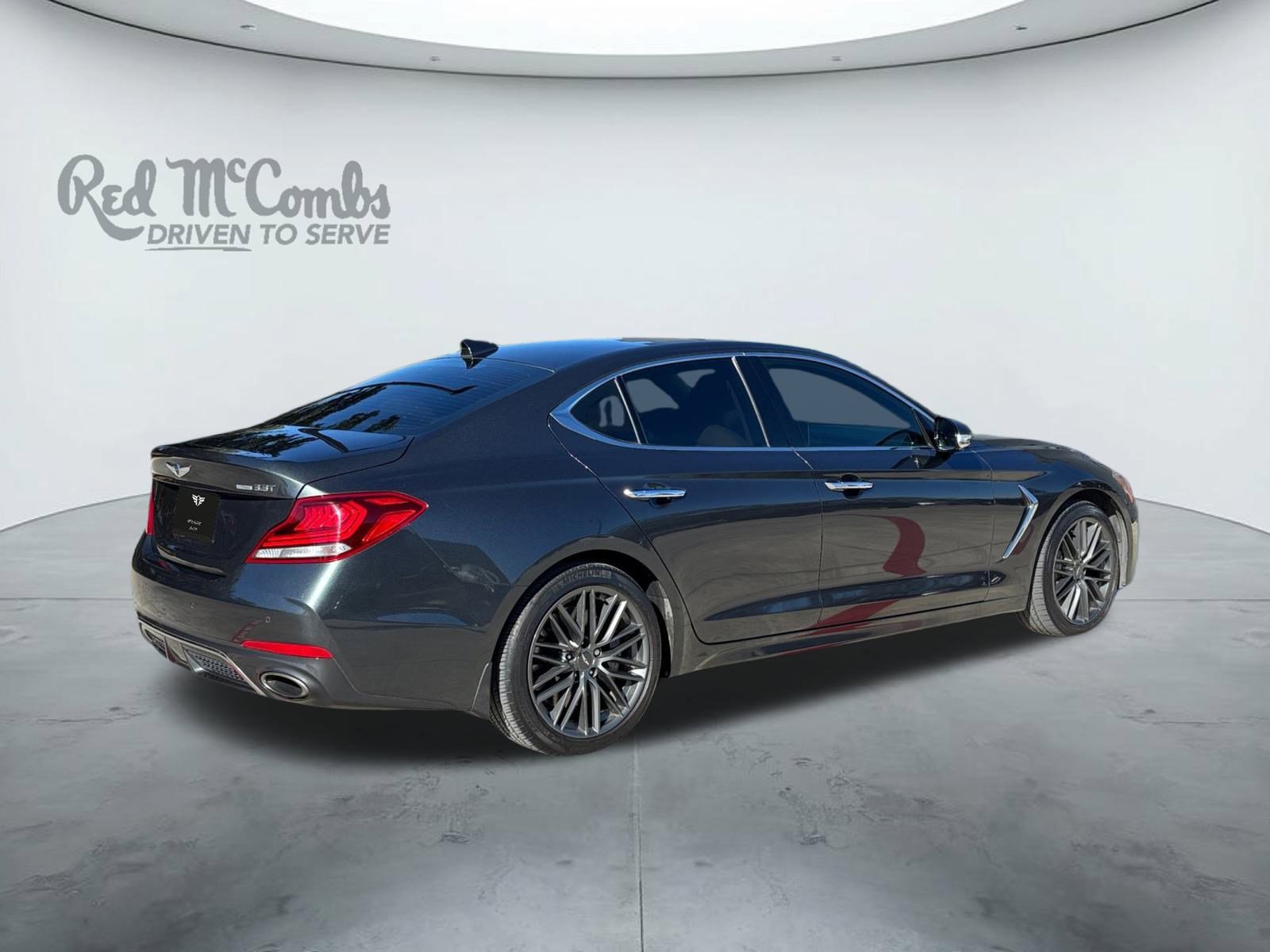 Used 2019 Genesis G70 3.3T Design image 5