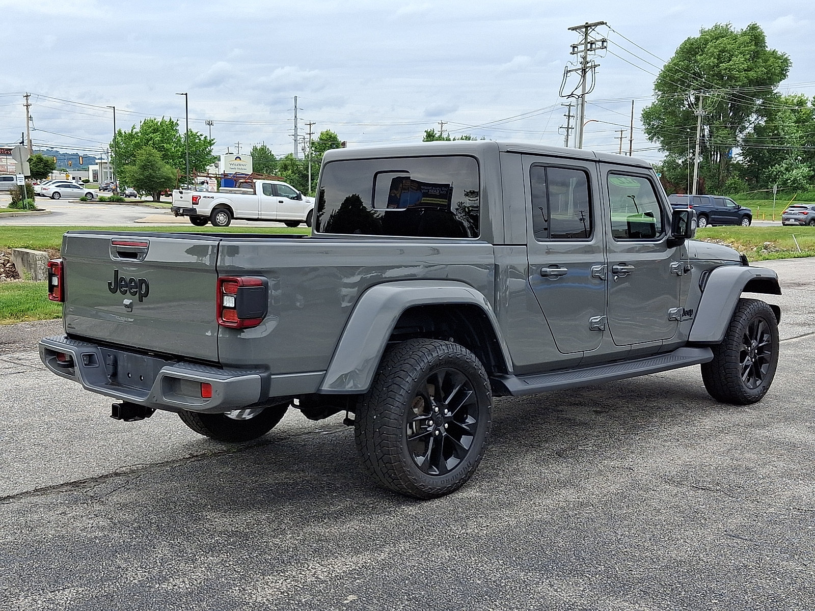 Used 2022 Jeep Gladiator Overland AWD/4WD image 7